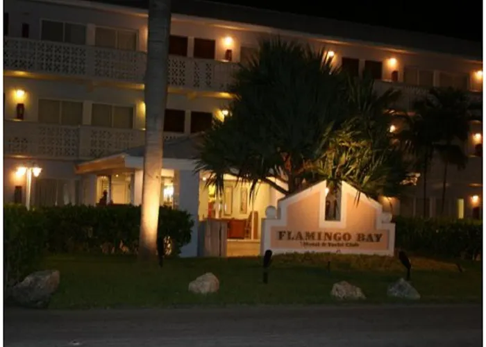 Hotels Close to Airport Flamingo Bay & Marina
